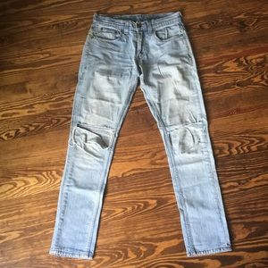 Levi’s 511 boyfriend jeans, light wash/distressed